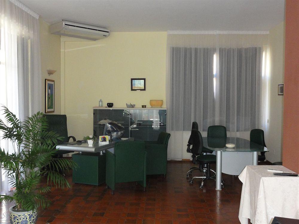 מרינה די מסה Hotel Gabrini מראה חיצוני תמונה