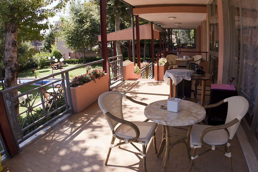 מרינה די מסה Hotel Gabrini מראה חיצוני תמונה