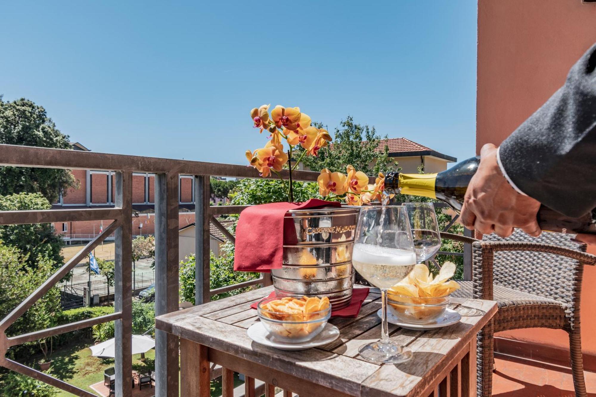 מרינה די מסה Hotel Gabrini מראה חיצוני תמונה