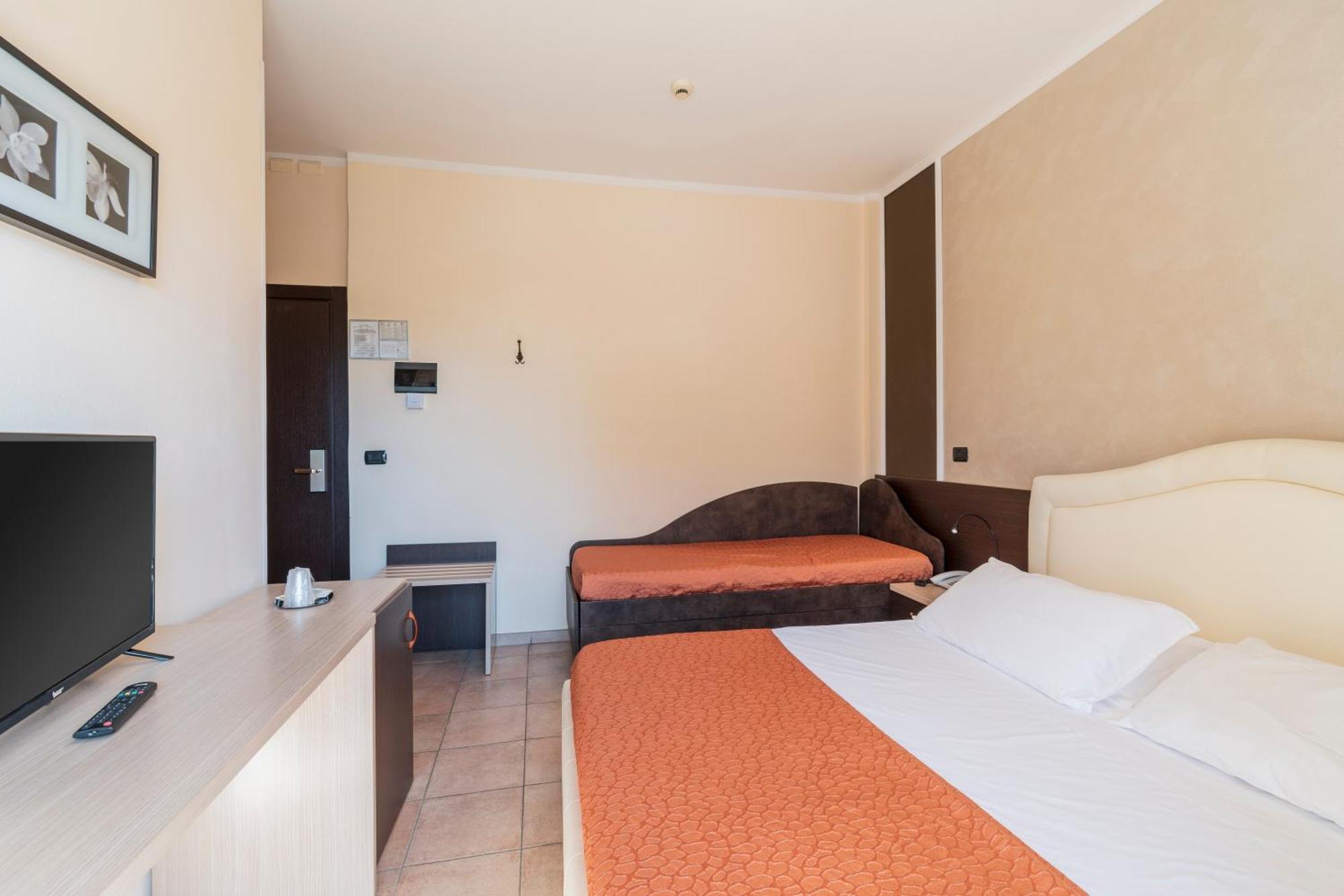 מרינה די מסה Hotel Gabrini מראה חיצוני תמונה