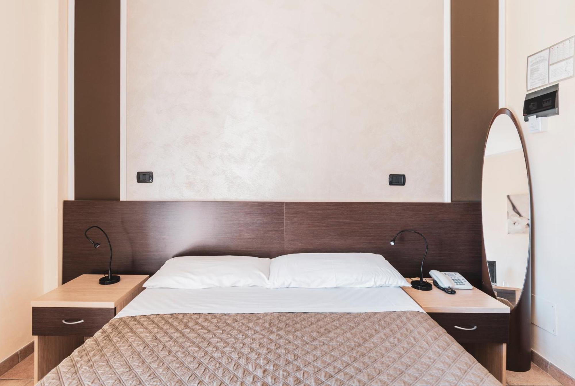 מרינה די מסה Hotel Gabrini מראה חיצוני תמונה