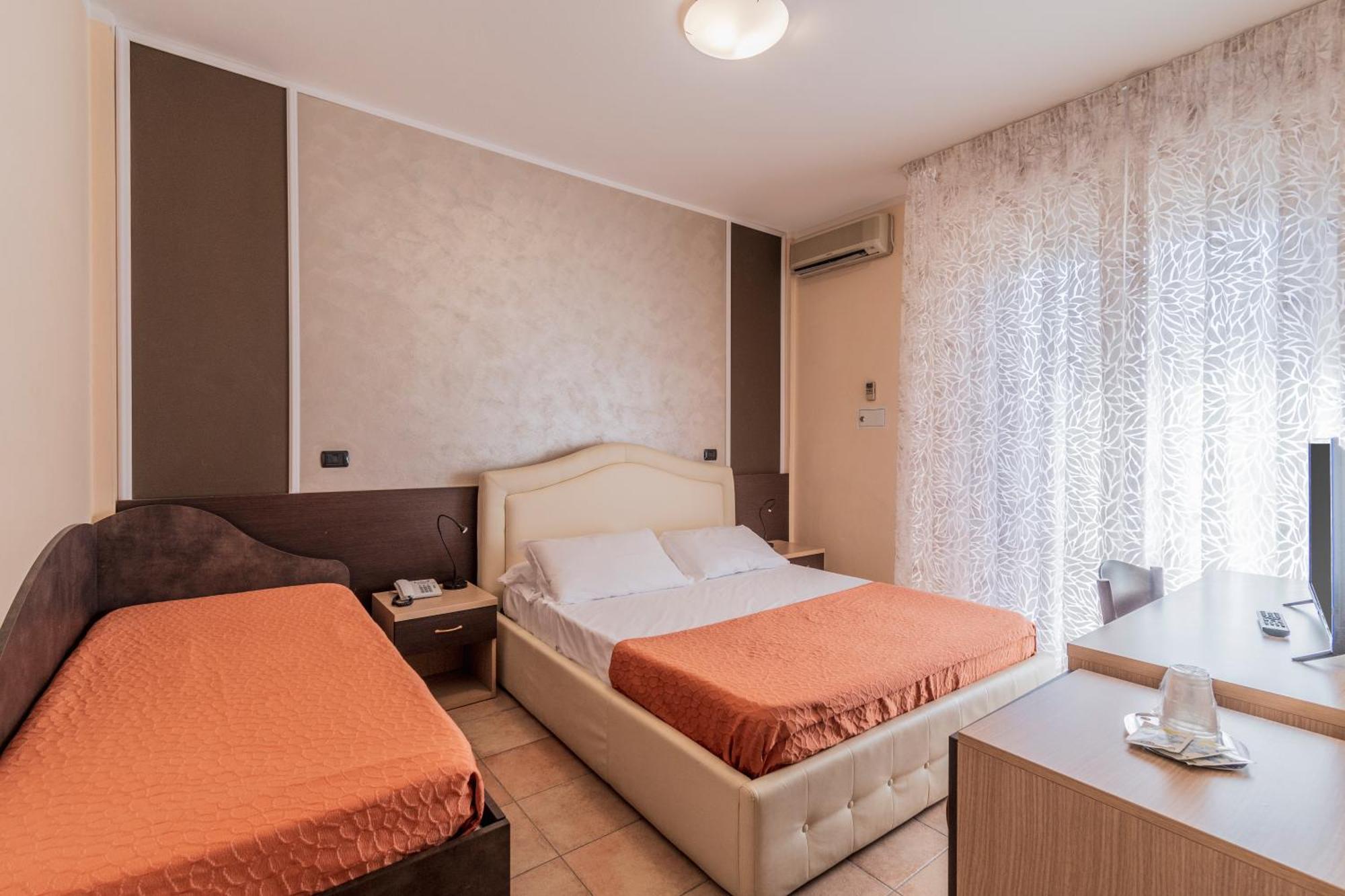 מרינה די מסה Hotel Gabrini מראה חיצוני תמונה