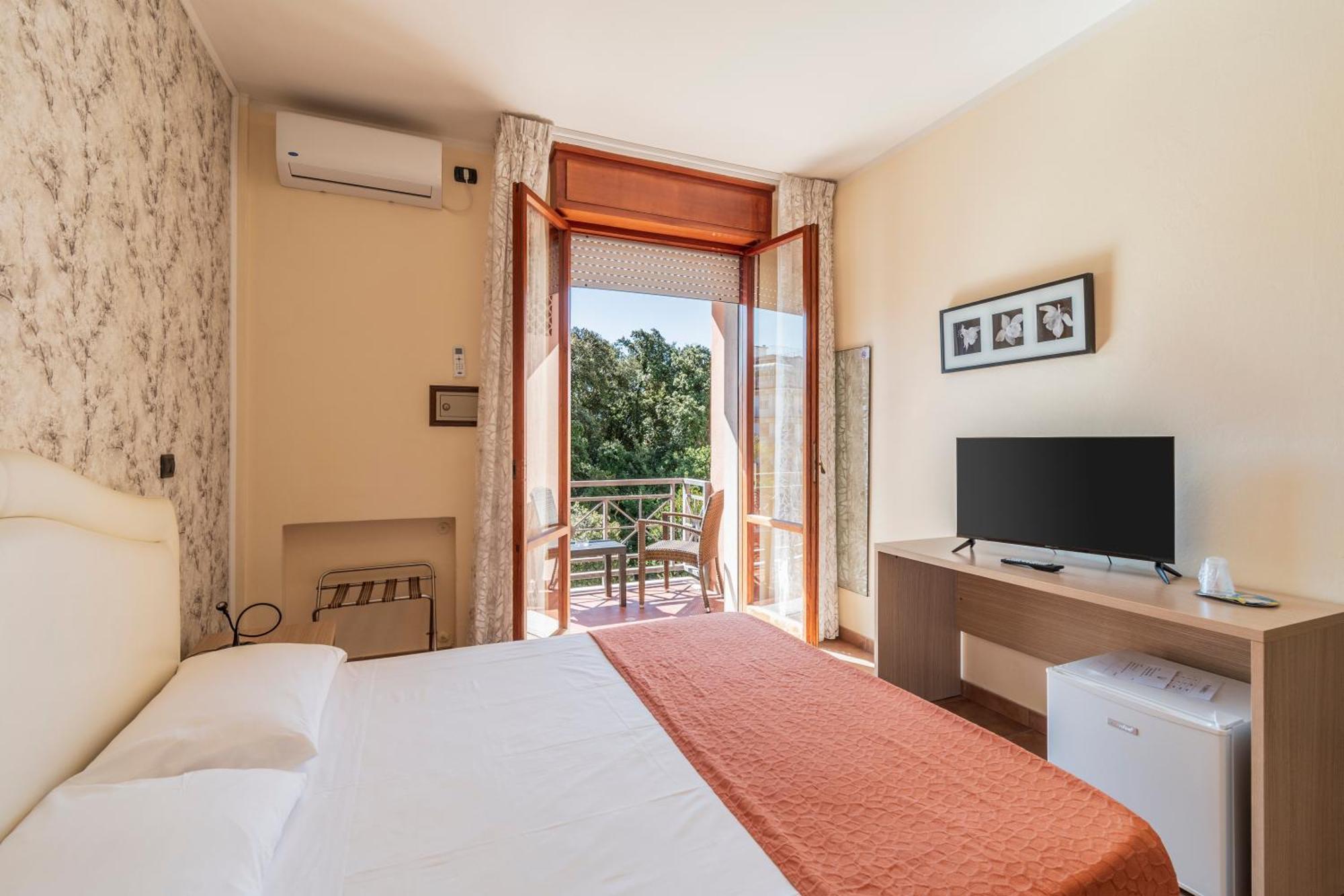 מרינה די מסה Hotel Gabrini מראה חיצוני תמונה