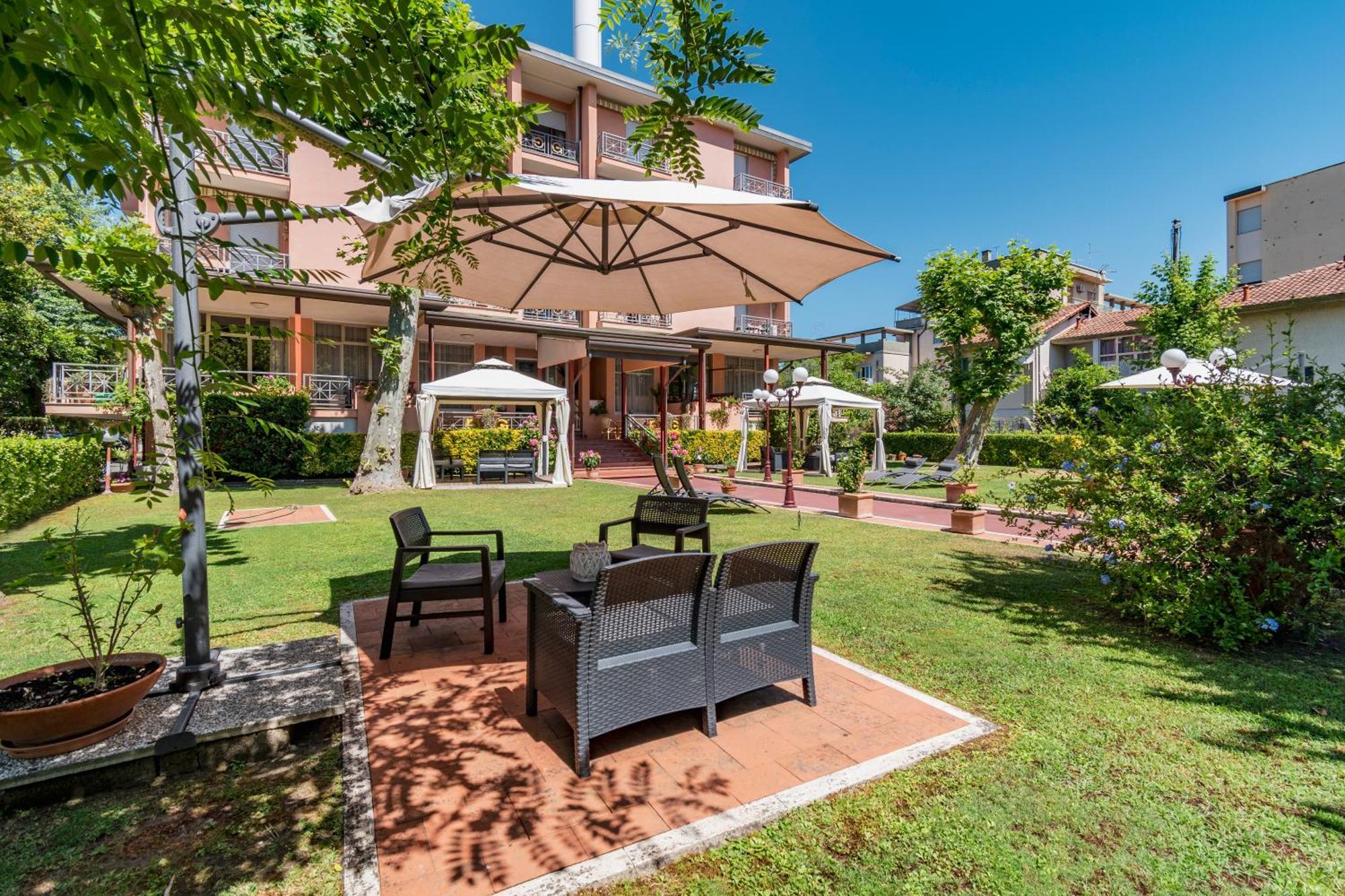 מרינה די מסה Hotel Gabrini מראה חיצוני תמונה