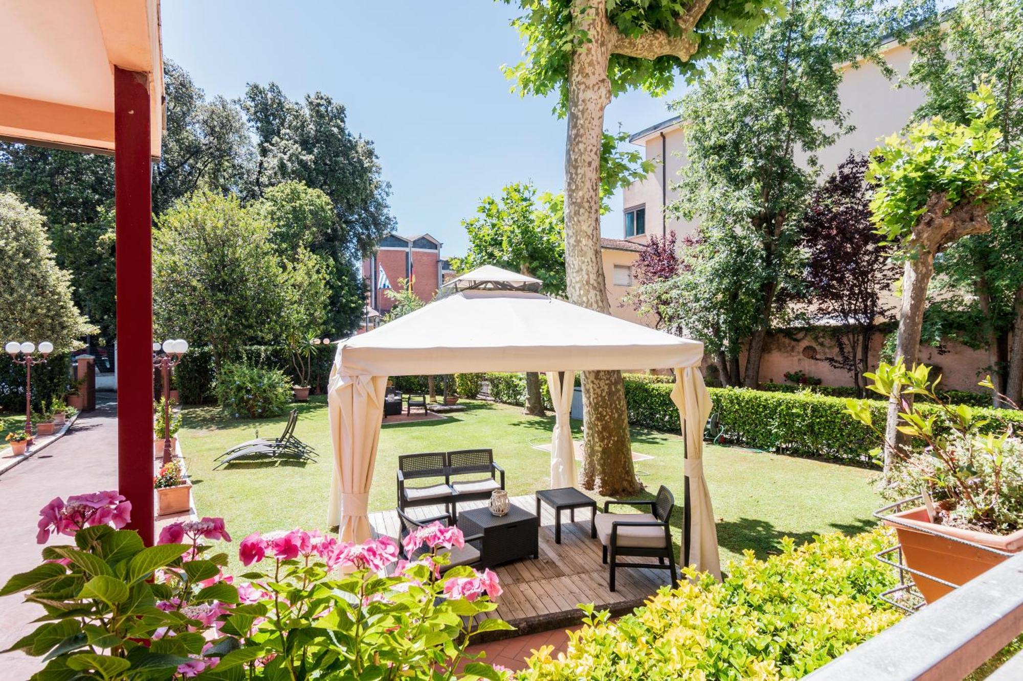 מרינה די מסה Hotel Gabrini מראה חיצוני תמונה