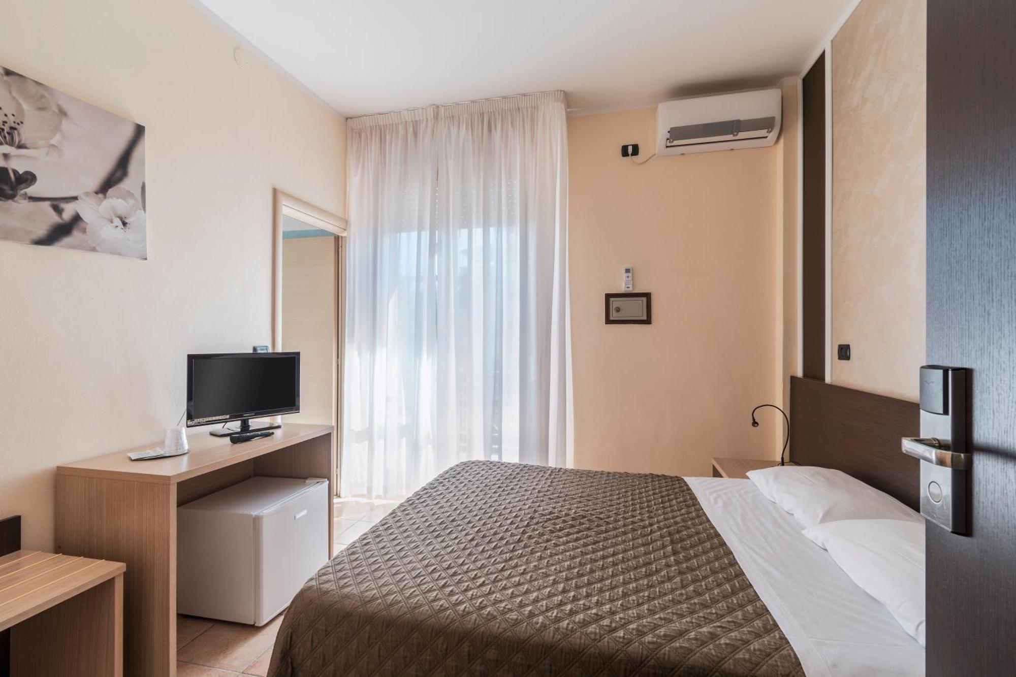 מרינה די מסה Hotel Gabrini מראה חיצוני תמונה