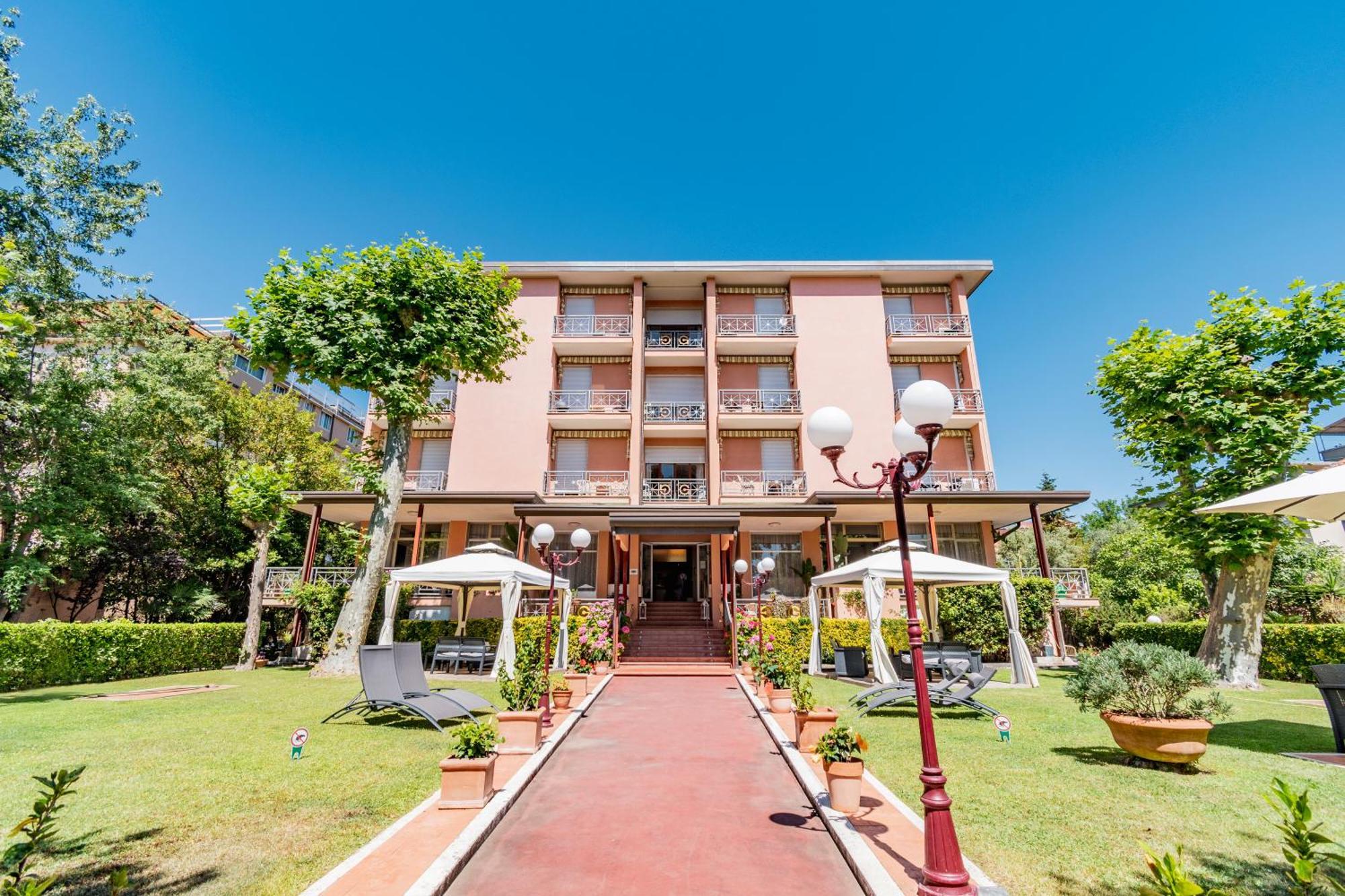 מרינה די מסה Hotel Gabrini מראה חיצוני תמונה
