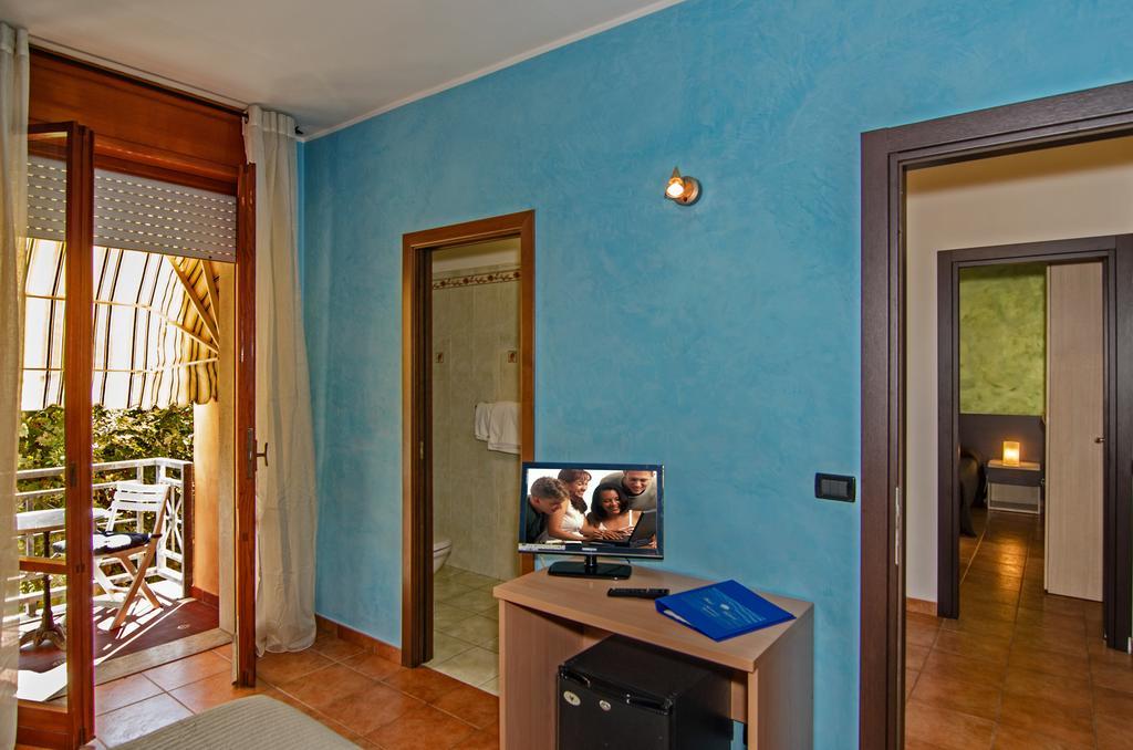 מרינה די מסה Hotel Gabrini מראה חיצוני תמונה