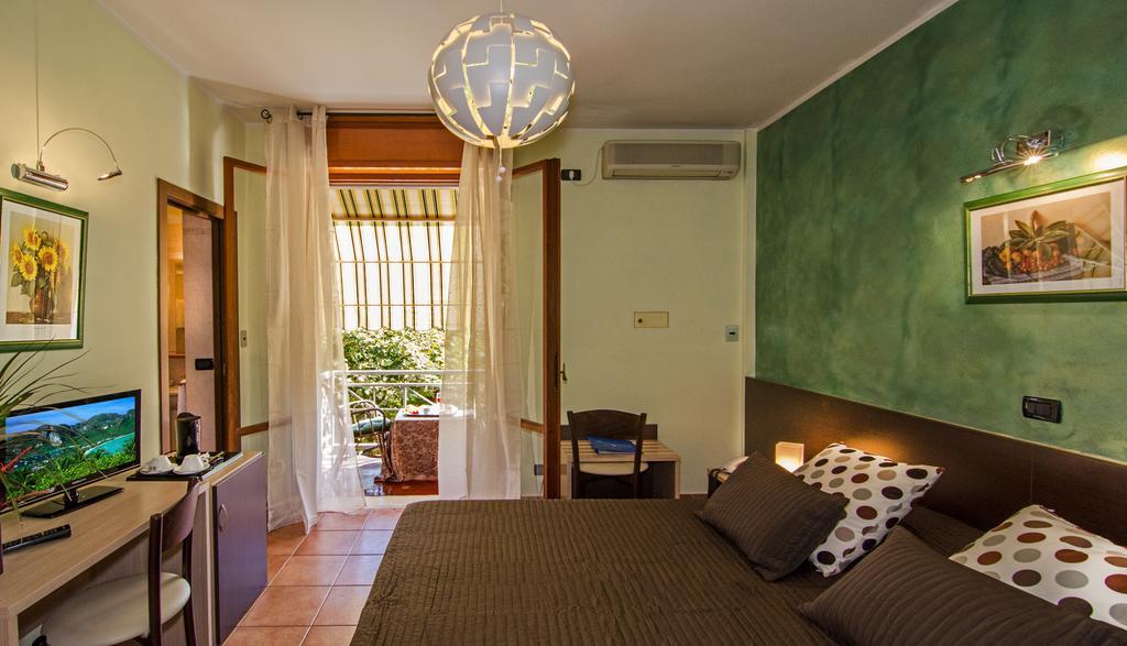מרינה די מסה Hotel Gabrini מראה חיצוני תמונה