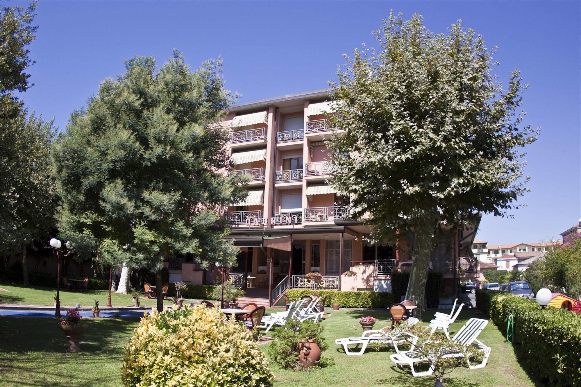 מרינה די מסה Hotel Gabrini מראה חיצוני תמונה