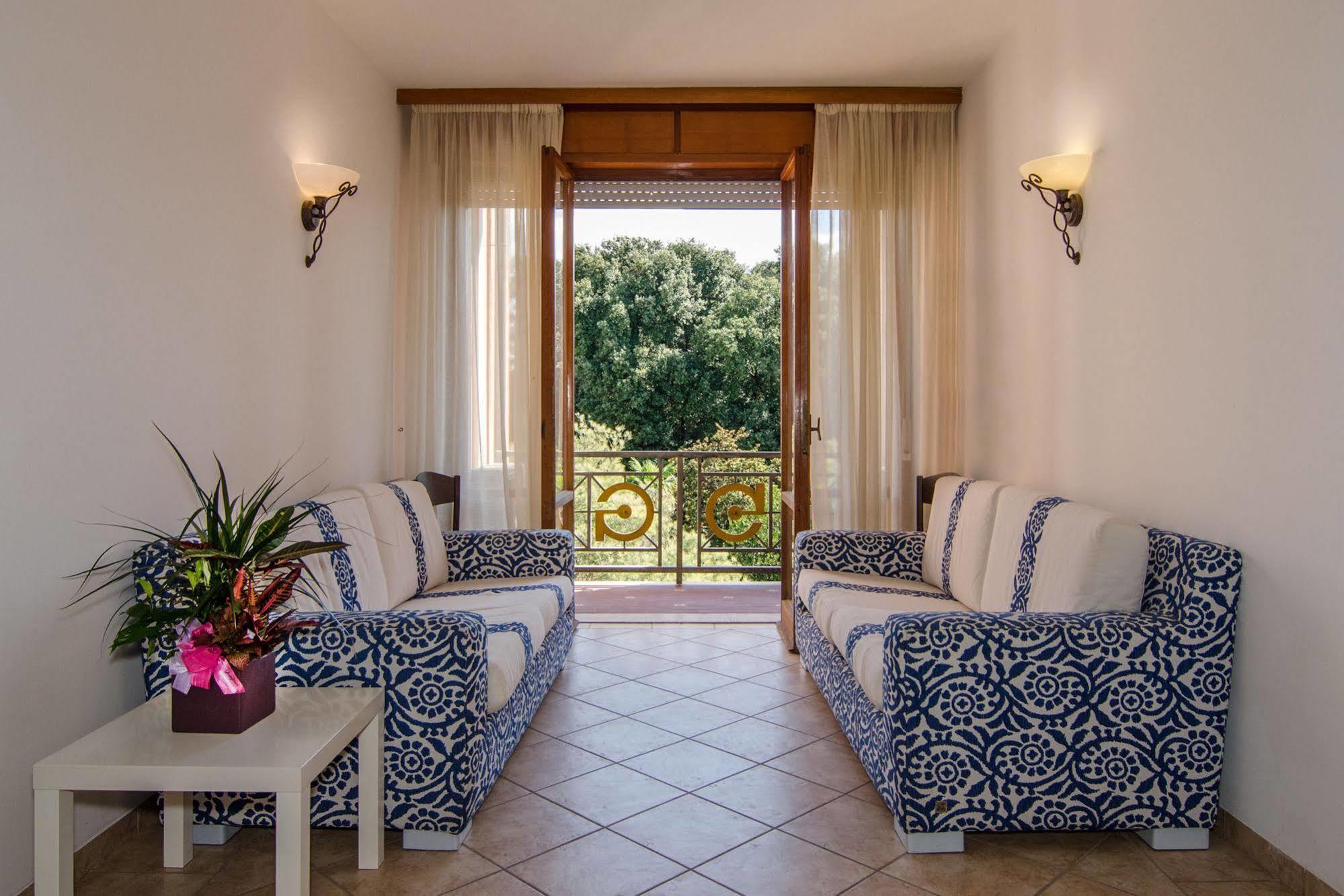 מרינה די מסה Hotel Gabrini מראה חיצוני תמונה