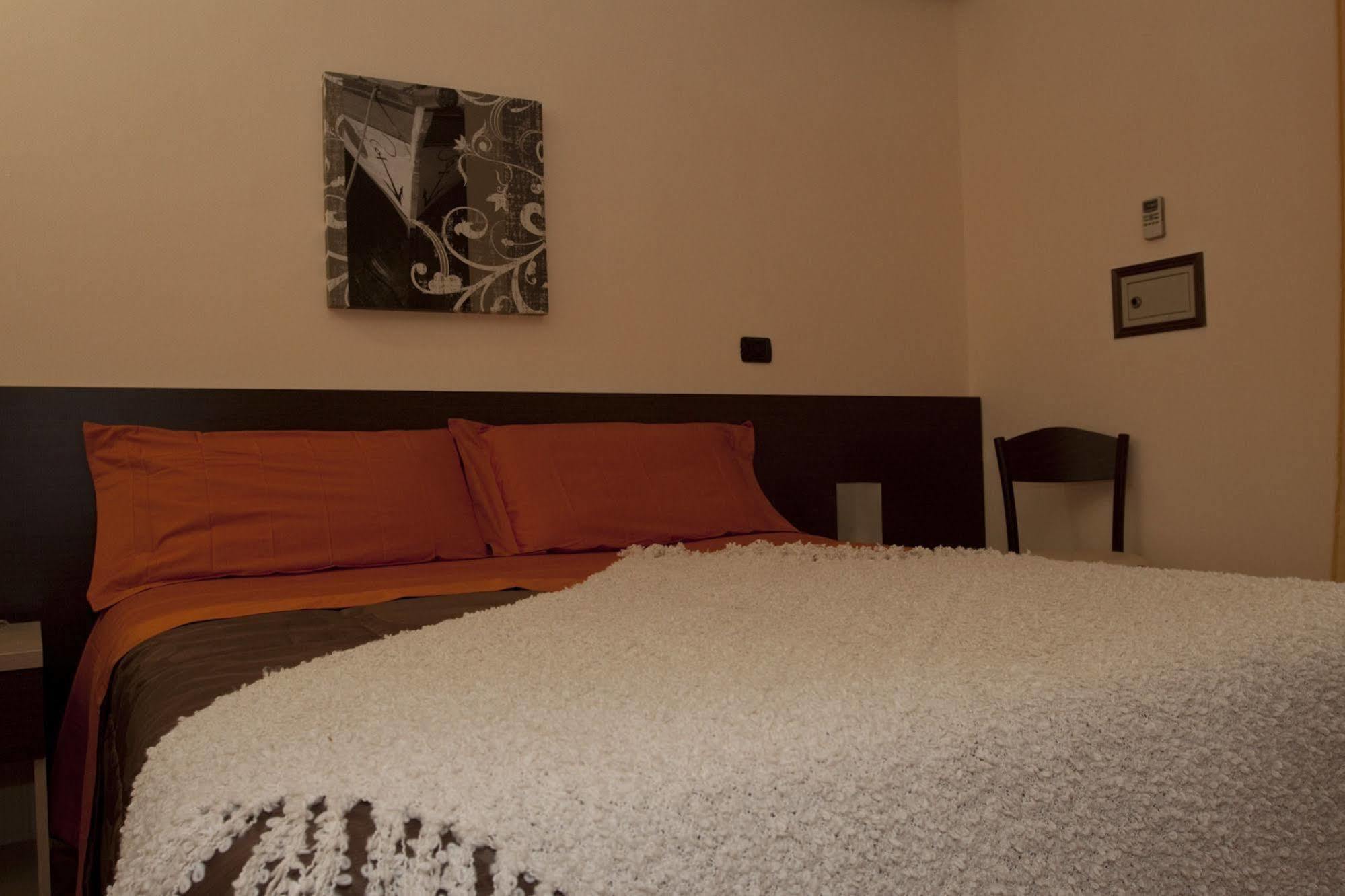 מרינה די מסה Hotel Gabrini מראה חיצוני תמונה