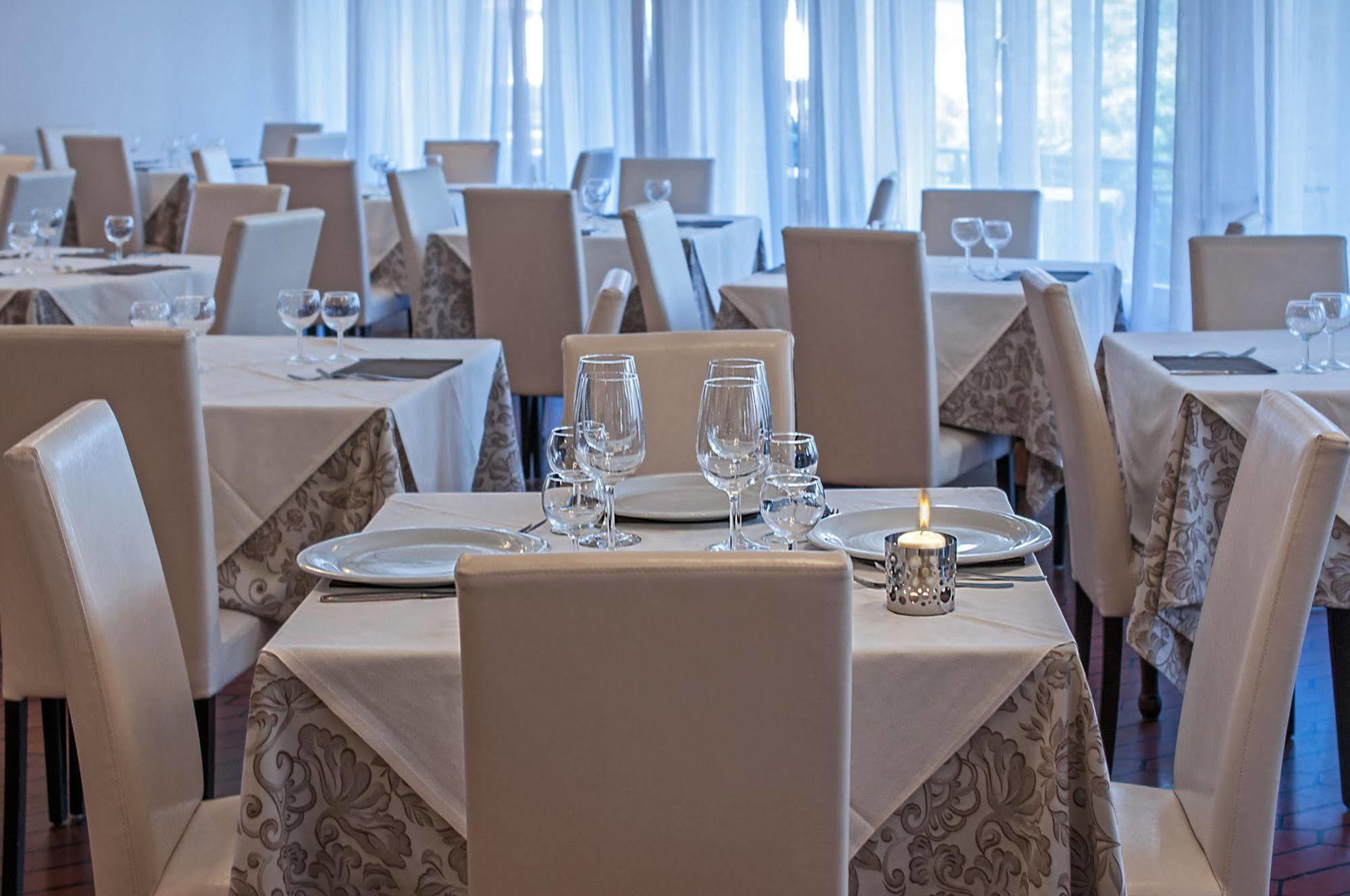 מרינה די מסה Hotel Gabrini מראה חיצוני תמונה