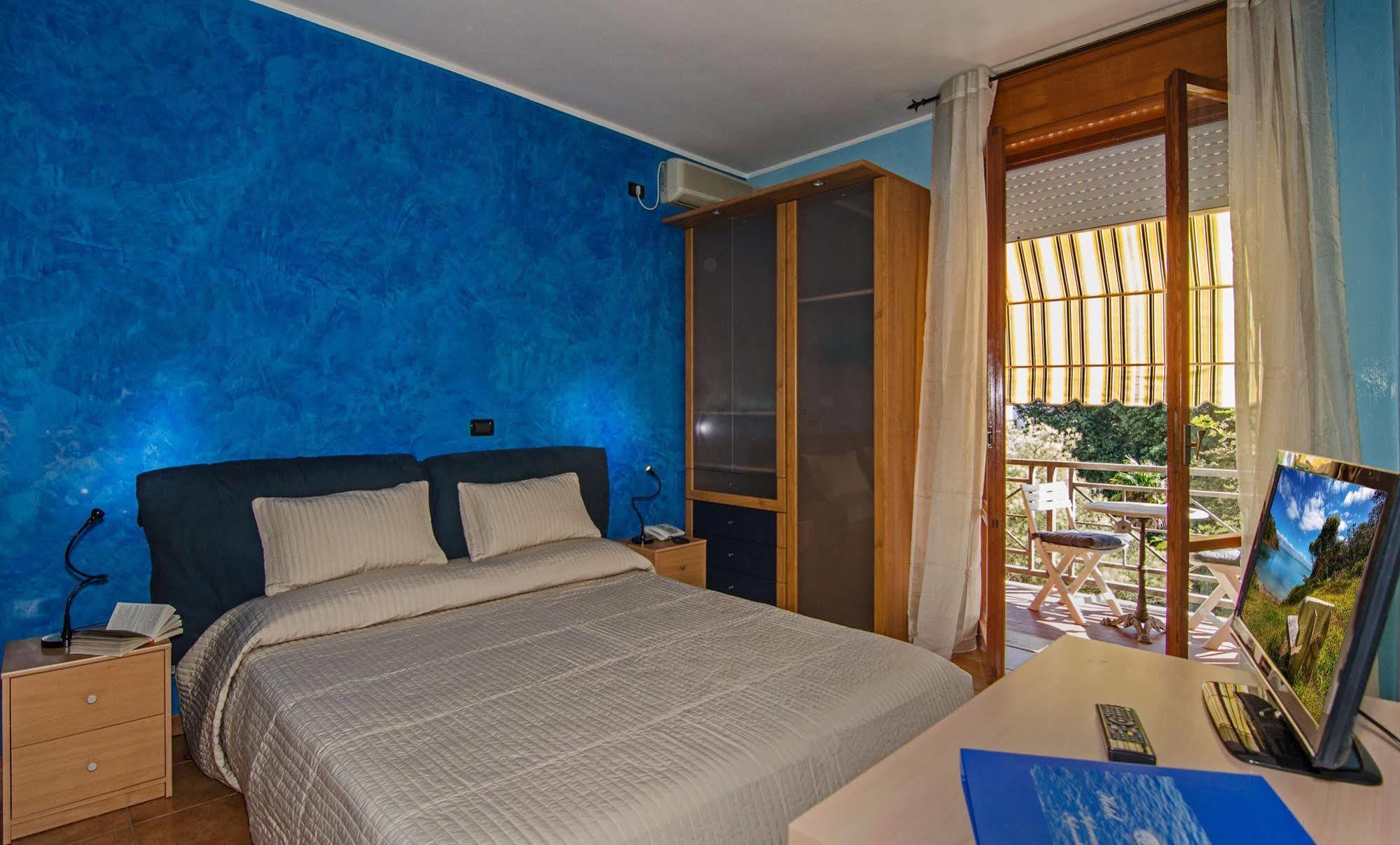 מרינה די מסה Hotel Gabrini מראה חיצוני תמונה