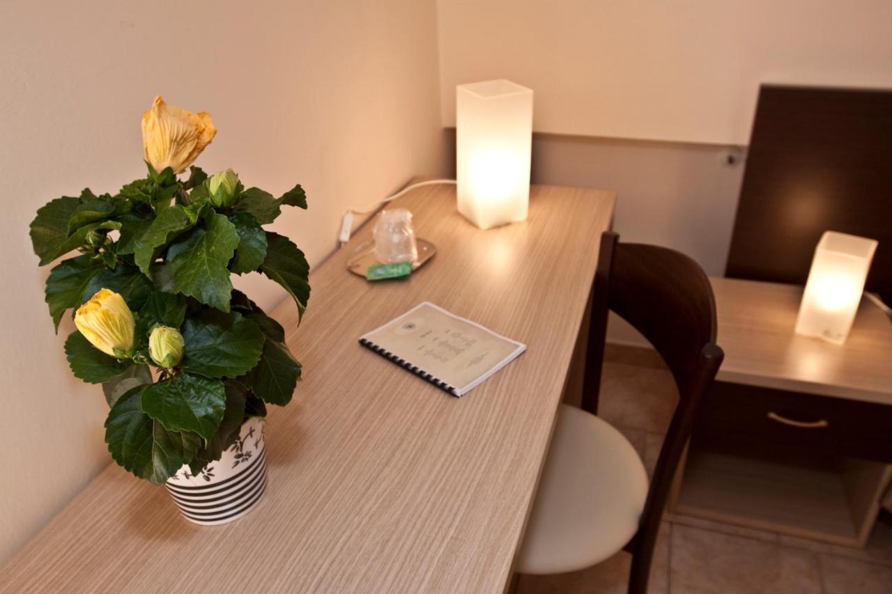 מרינה די מסה Hotel Gabrini מראה חיצוני תמונה